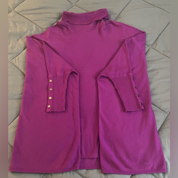 NWOT Women's Turtleneck Poncho Sweater. Color: Malbec. Size: (XL). - Picture 5 of 9